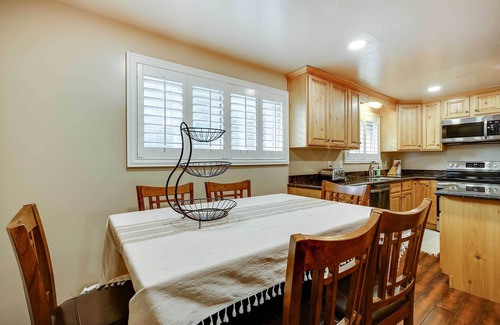 Taylorsville Wohnung | Updated Ranch Apartment w/ Deck - 9 Mi to Downtown