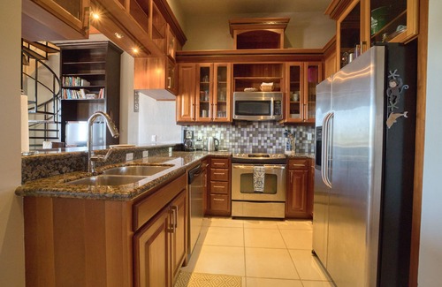 Cocoplum Eigentumswohnung | Uplifting 'Hummingbird' Penthouse Condo