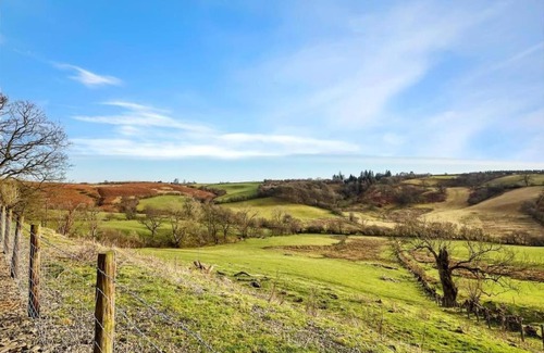 Tirabad Haus | Upper Caerfaelog Farmhouse