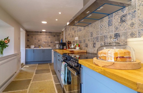 Welshpool Hütte | UPPER DOLARDDYN, pet friendly, with open fire in Castle Caereinion