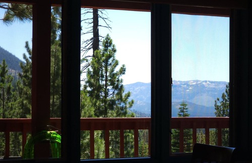 Upper Kingsbury Wohnung | Upper Kingsbury; Tahoe Rim Trail feet away; Lake Tahoe