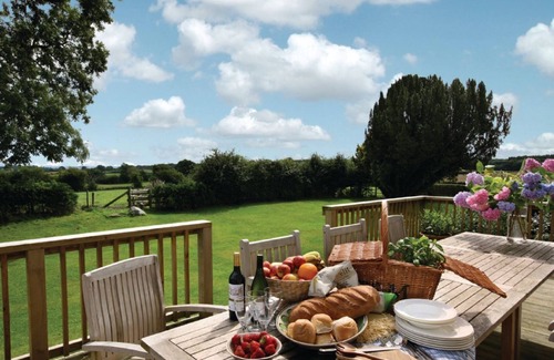 Titley Hütte | Upper Mowley ist ein helles und geräumiges Bauernhaus in einer wunderschönen (und völlig privaten) Position.