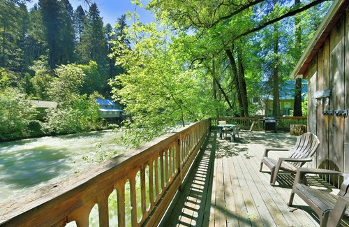 Castella Kabine | Upper Sac Shack Charming Cabin on Sacramento River