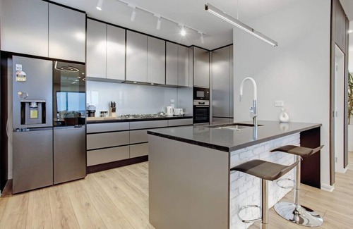 Orakei Haus | Upscale Abode with Lift, Sea and Skyline Views