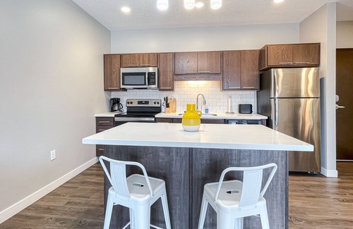 Downtown Des Moines Wohnung | Upscale 1 BR Apt Dwntn & Hot Tub!