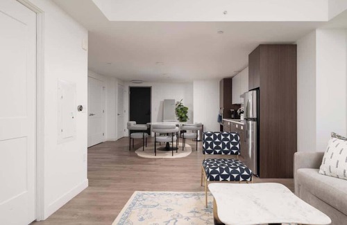 Central Square Wohnung | Upscale 1BR near MIT Harvard with Parking!