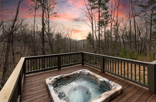 Tate Haus | Upscale Big Canoe w/ Mountain View & hot tub. close to Wildcat amenities