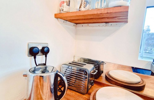 Liverpool Wohnung | Upscale Family Home, Beautiful Setting