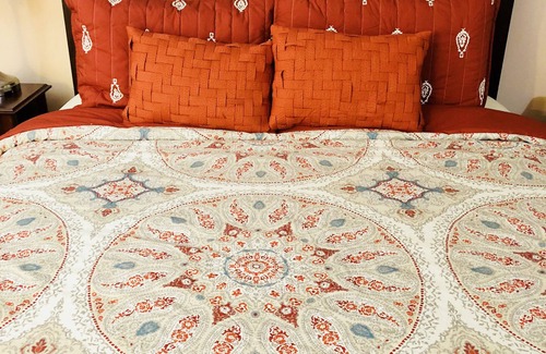 Sunrise Vista Chino Eigentumswohnung | Gehobene voll möblierte Wohnung für monatliche Ferienwohnungen