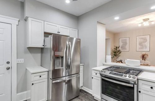 Cleveland Haus | Upscale Home near Downtown Cle, R&R HoF, Beach, Arena