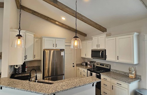 Middletown Haus | Upscale New Construction Ranch