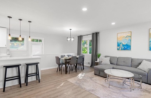 Jefferson Manor Wohnung | Upscale Old Town Views 3BD Lux