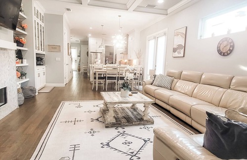 Bayshore Gardens Haus | Upscale Soho living - Near bayshore Boulevard - Chefs kitchen