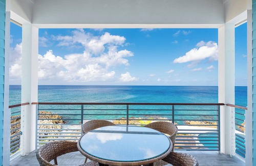 West Bay Wohnung | Upstairs Oceanfront Cabana with stunning views