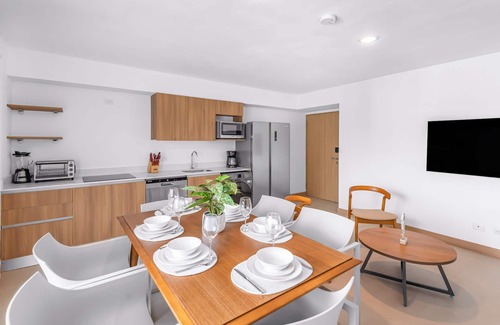 Barrio Santa Lucia Eigentumswohnung | Upstay Modern High Rise Condo—5 min to Jaco Beach