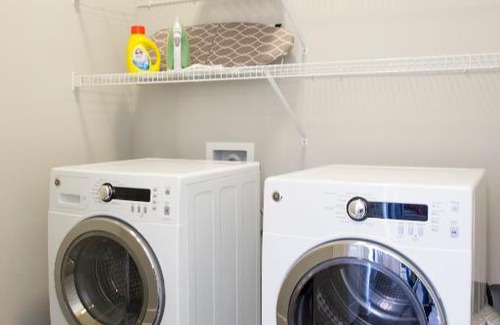 Third Ward Wohnung | Uptown 1 BR Apt with Balcony by Frontdesk