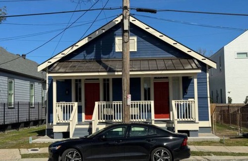 West Riverside Haus | Uptown Comfort with Yard-Pet Friendly with Fee