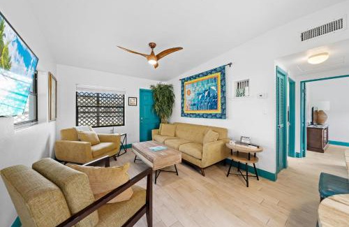 Cocoa Beach Wohnung | Uptown Cottage - Walk to the Beach and Restaurants