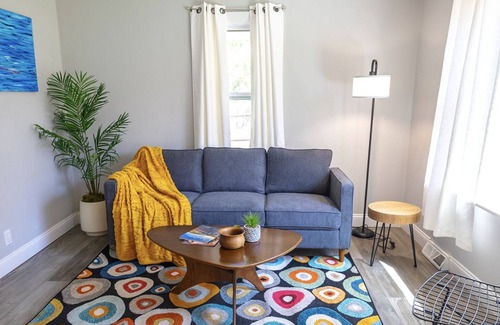 Harbert Haus | Charming 2-bdrm house with WiFi, outdoor living space , stunning nearby beaches