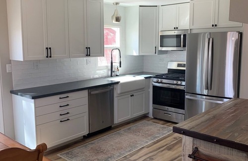 Circleville Haus | Utah Getaway mit Bar im Erdgeschoss, DirecTV, Netflix, High-Speed-Internet und BBQ!