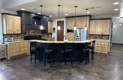 Payson Haus | Utah Wedding, Reunion, Large Family, Pool/Hot Tub, Skiing, BYU/UVU, Sports Lodge