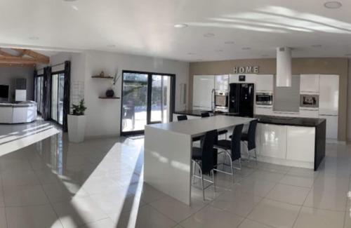 Blauzac Villa | UZES and its surroundings VILLA 5 Stars for 8 people