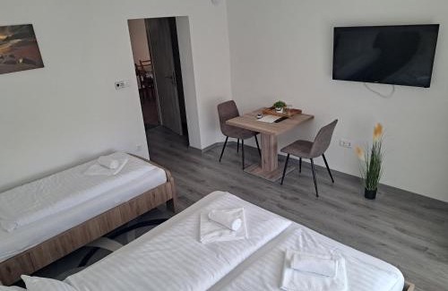 Csesznek Haus | Vár-Völgye Vendégház