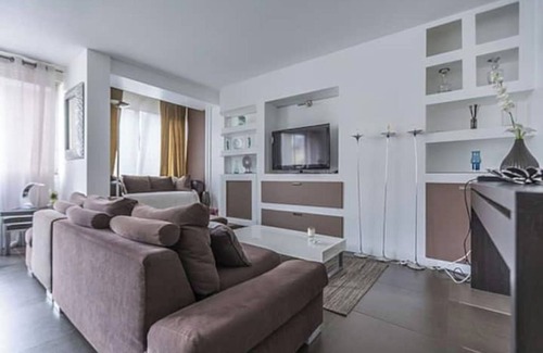 Neuilly-sur-Seine Wohnung | V.Hugo / carrefour Pompe 16th