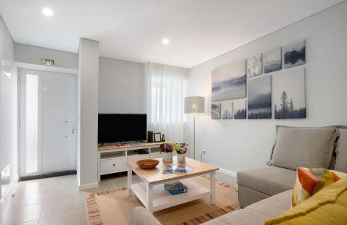 Ponta Delgada Haus | V L P Amorim