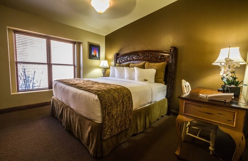 Zion National Park South Entrance Hotel | Vacation Day Is Always A Great Idea, with Outdoor Pool, Near Sorella Gallery