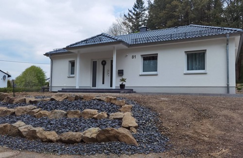 Hohenfels-Essingen Haus | Ferienhaus Waldblick in der wunderschönen Vulkaneifel nahe Gerolstein am Wald!