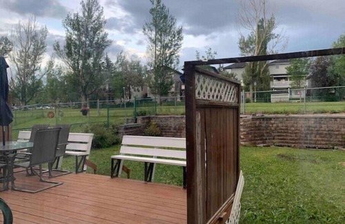 Southwest Calgary Haus | Vacation Home Close To Spruce Meadows