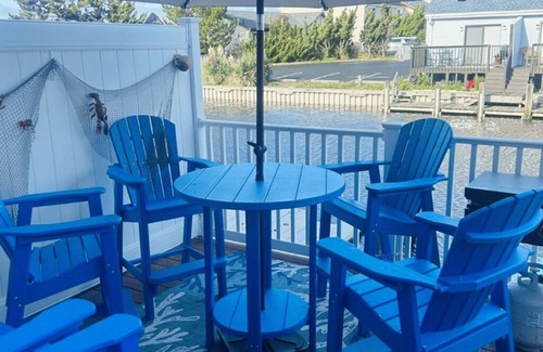North Ocean City Haus | Vacation home on the water- 2 level Townhouse/Condo with outdoor pool. 2.5 bath.