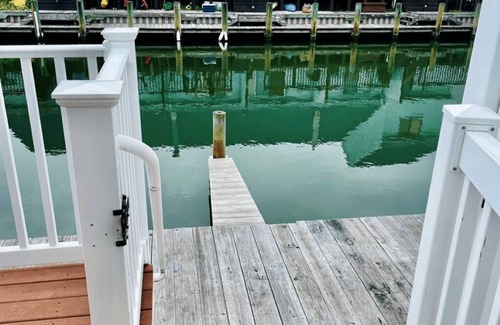 North Ocean City Haus | Vacation home on the water- 2 level Townhouse/Condo with outdoor pool. 2.5 bath.