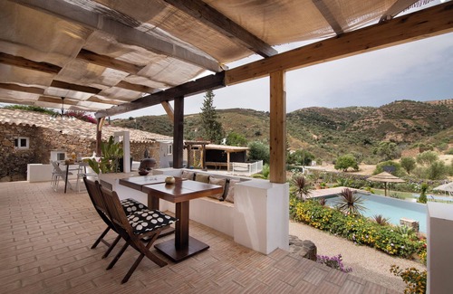 Fonte do Bispo Haus | Ferienhaus "Quinta do Silêncio T4" mit Bergblick, Gemeinschaftspool und WLAN