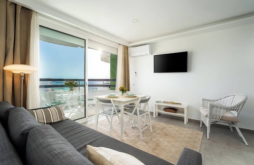 Praia da Rocha Wohnung | Vacation in the Algarve: Fantastic view of the Atlantic, 5 minutes to the beach.