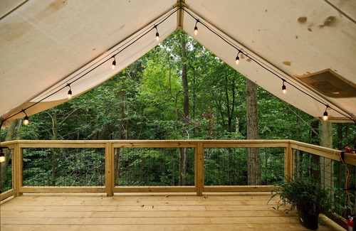 Cuyahoga Falls Wohnmobilvermietung | Valley Overlook, Peninsula, Ohio - Glamping Tent P7