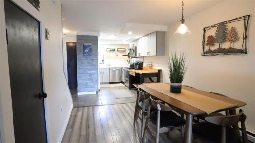Campton Haus | Valley View 4, C