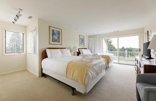 Acme Haus | Valleyway Getaway Golf AC 2 Beds + Baths