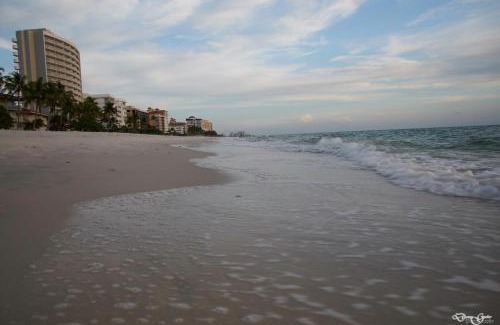 Vanderbilt Beach Wohnung | Vanderbilt Beach 3br/3ba condo