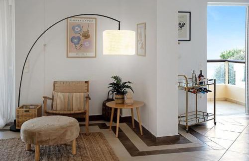 Varkiza Wohnung | Varkiza Seaside and Views Retreat with Jacuzzi