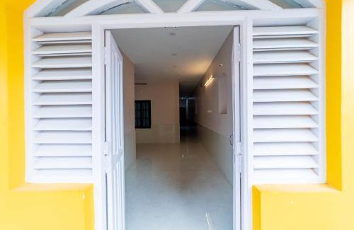 Kalapettai Haus | VARSHA PALACE, Near Rock Beach and Manakula Vinayagar Temple, White Town, Pondicherry