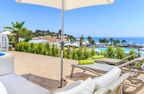 Vale do Lobo Hütte | Vale do Lobo Home with Pool Walking Distance from Beach