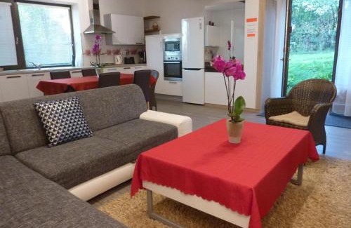 Tahanovce Wohnung | Veľký apartmán v rodinnom dvojdome, Free Parking