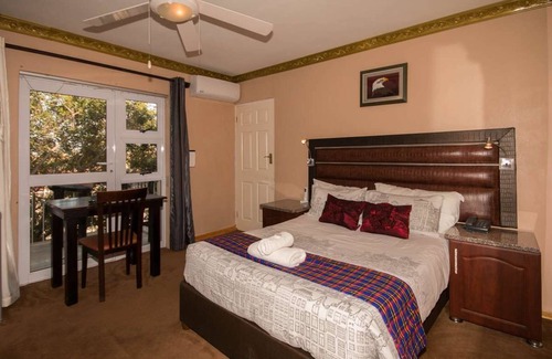 Port Elizabeth Haus | Vela Inn Unit 2, Algoa Park