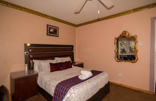 Port Elizabeth Haus | Vela Inn Unit 2, Algoa Park