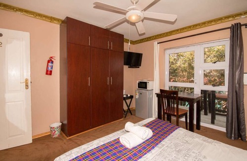 Port Elizabeth Haus | Vela Inn Unit 2, Algoa Park