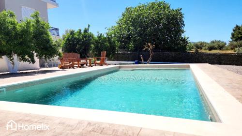 Chalcis Wohnung | Venecia of Mani - Relax in a spa pool