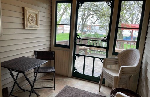 Verdigre Haus | Verdigre - Parkside Cottage