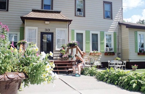 Soudan Bed & Breakfast | Vermilion Park Inn, LL Bear's Den ( lower level)